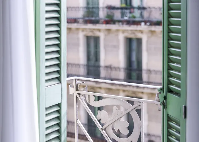 Serhs Carlit Boutique